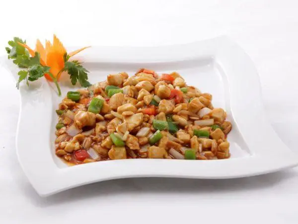  КУРОЧКА В СОУСЕ С АРАХИСОМ